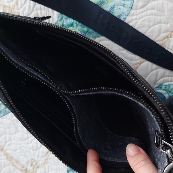 Handbag - Picture 3 of 5